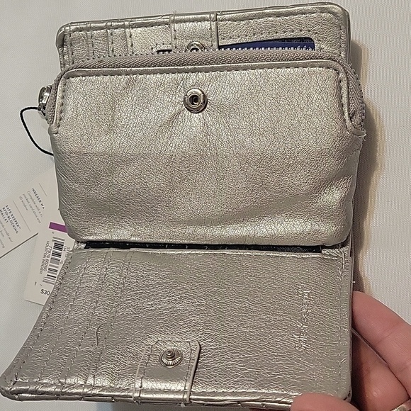 Apt.9 wallet - Picture 3 of 8